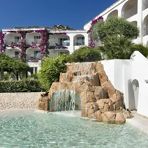 Hotel Grand, Poltu Quatu